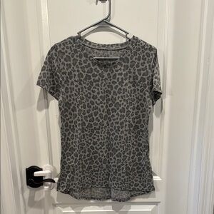 Zoe + Liv Gray Fitted T-Shirt